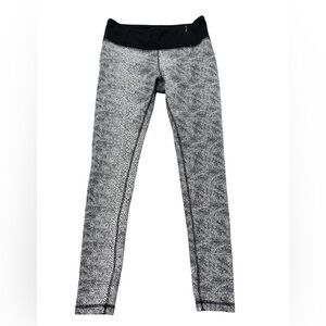 Calia by Carrie Underwood Leggings Women’s Medium Black White Snakeskin Textured